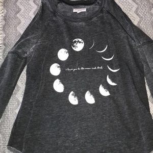 Long sleeved shirt w/shoulder cut outs